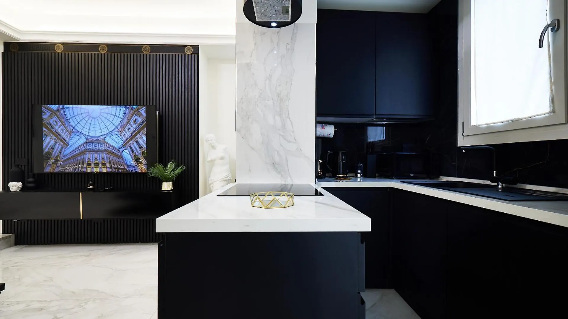 Apartament Italian Fashion Suite - Luxurious Marble City Center Mediolan