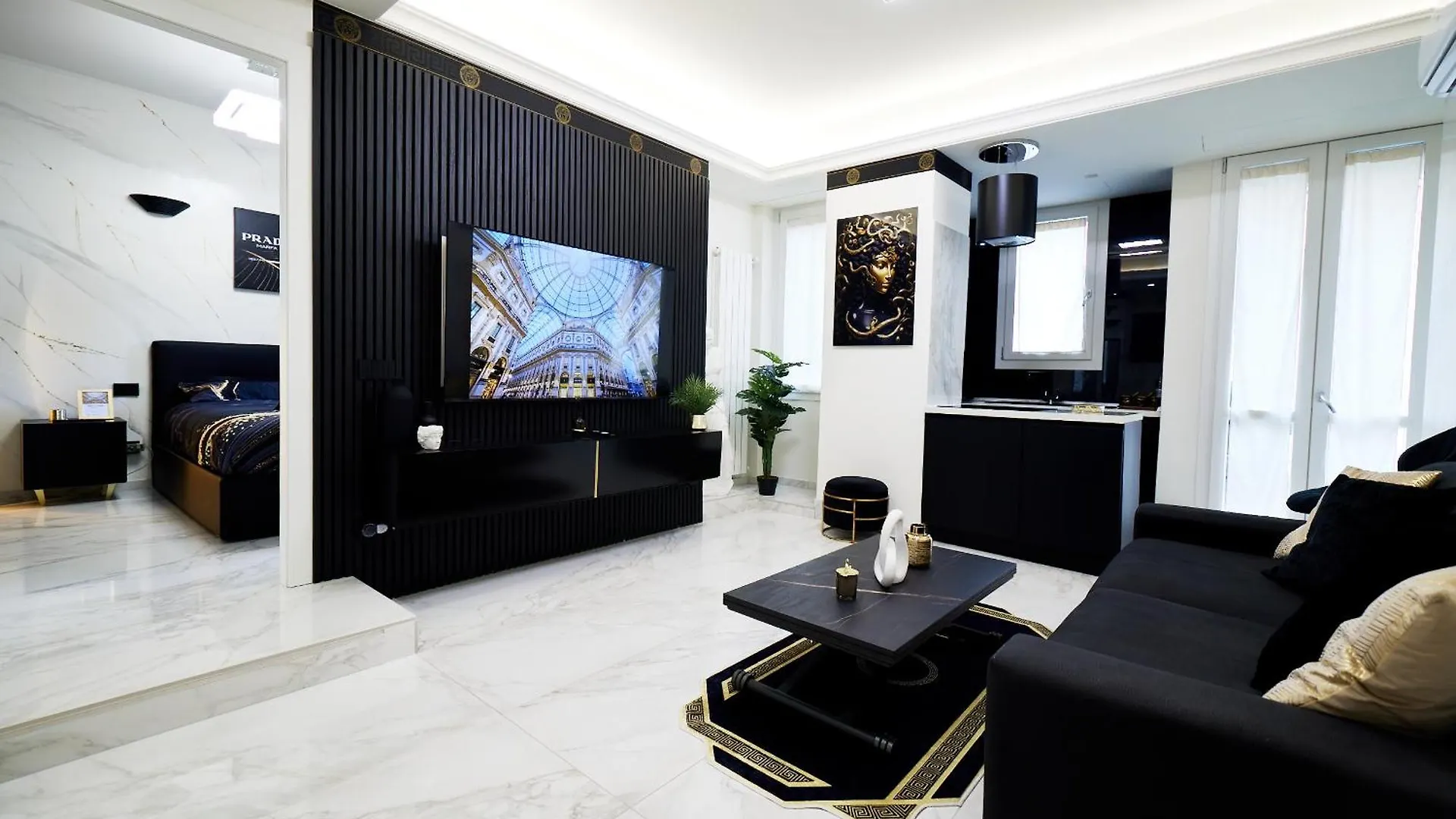 Italian Fashion Suite - Luxurious Marble City Center Mediolan