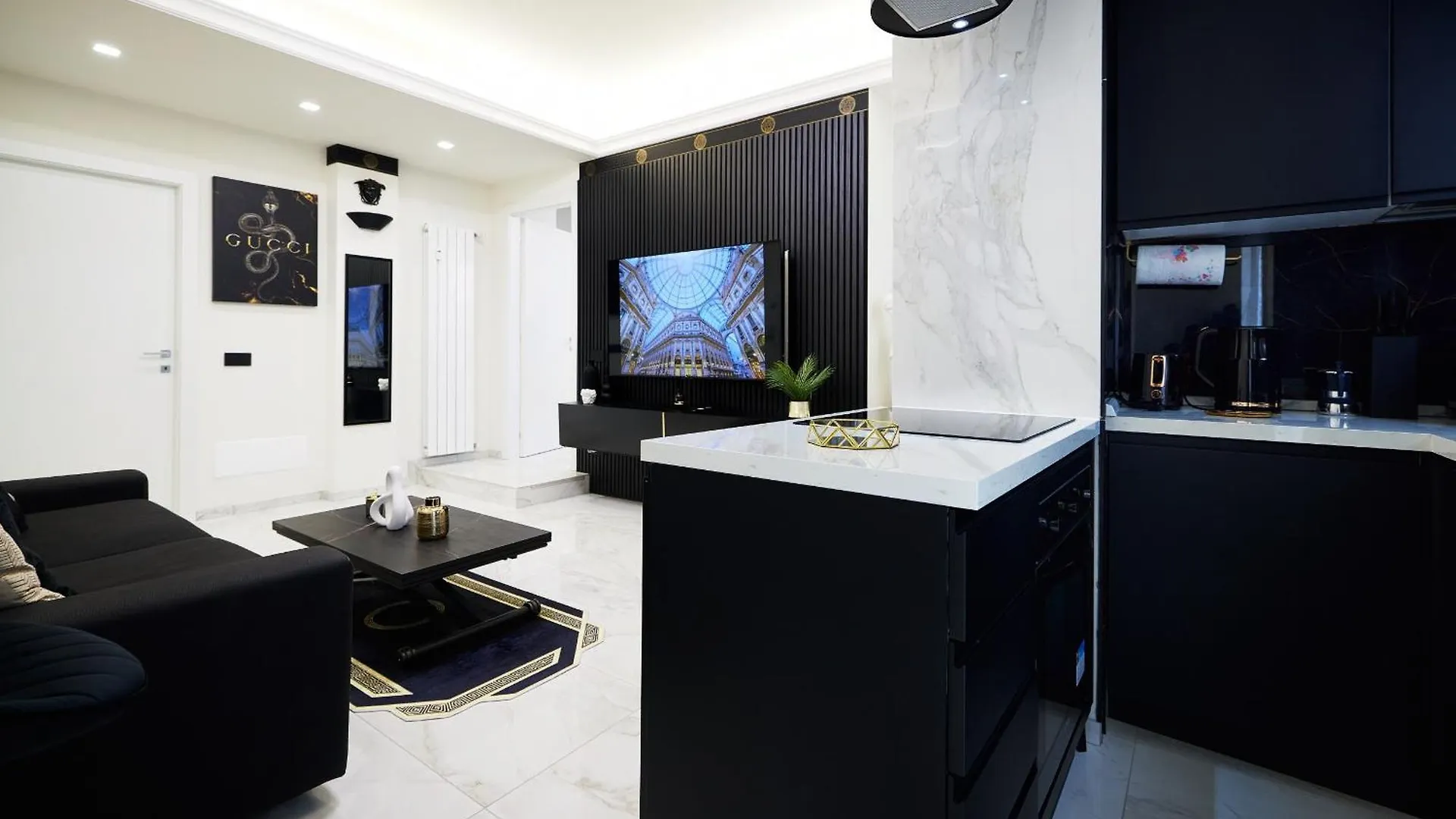 Apartament Italian Fashion Suite - Luxurious Marble City Center Mediolan