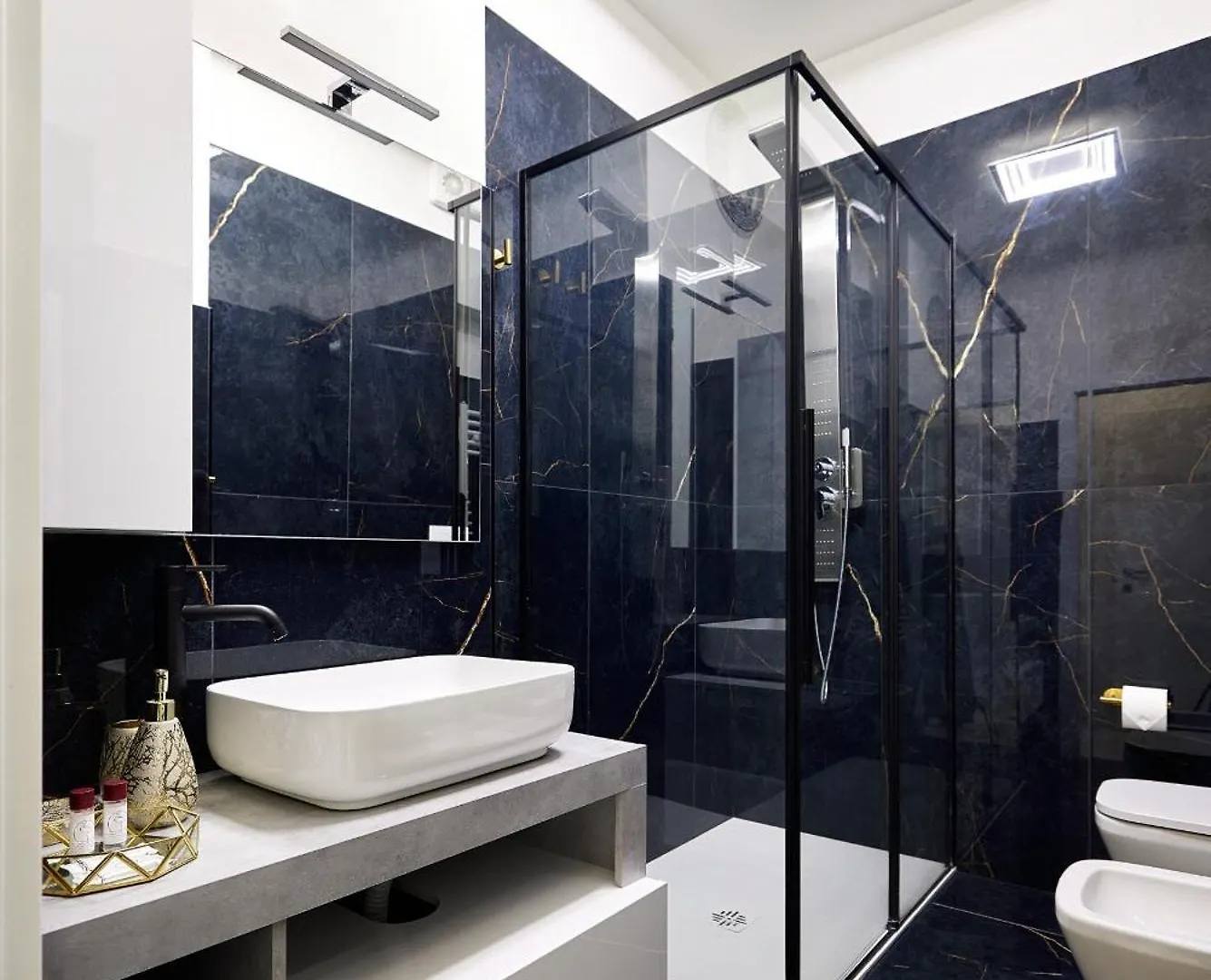 Italian Fashion Suite - Luxurious Marble City Center Mediolan Włochy