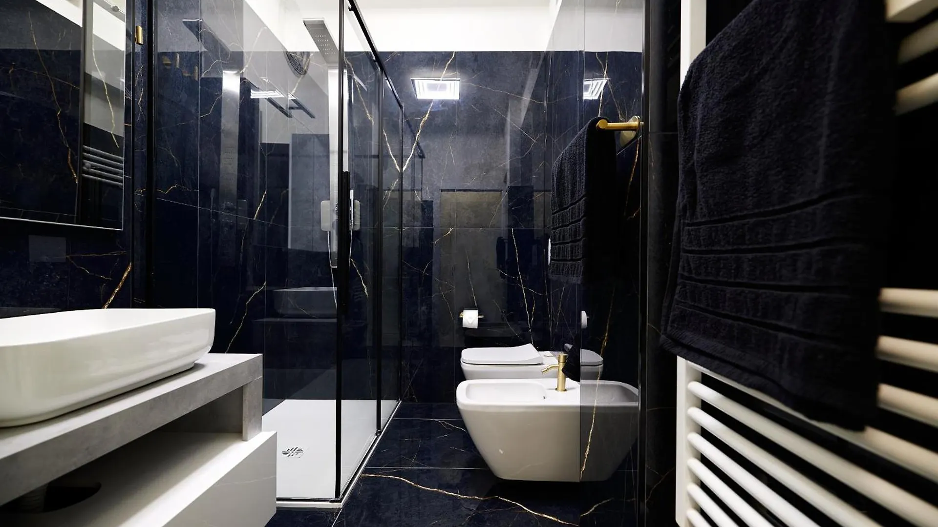 Italian Fashion Suite - Luxurious Marble City Center Mediolan 0*,
