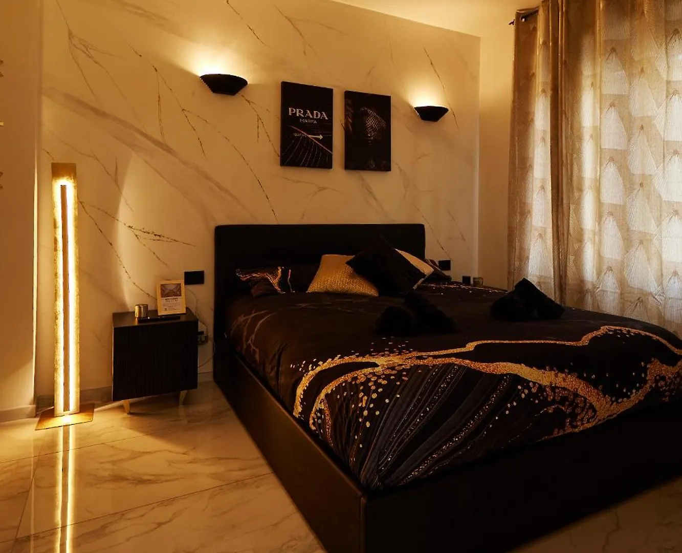 Italian Fashion Suite - Luxurious Marble City Center Milan Apartment